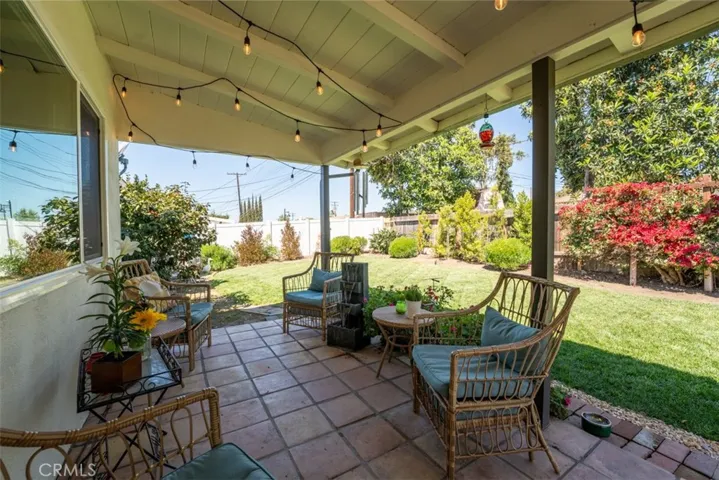 Large, relaxing backyard with a very nice comfortable breeze most of the time.