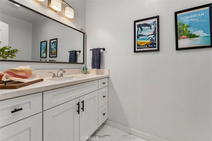 Guest bath with a bidet