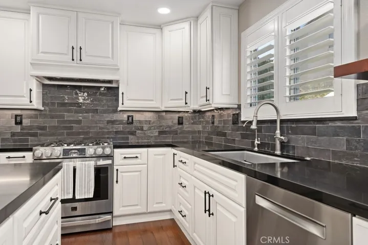 33859 Abbey Road, Temecula, California 92592