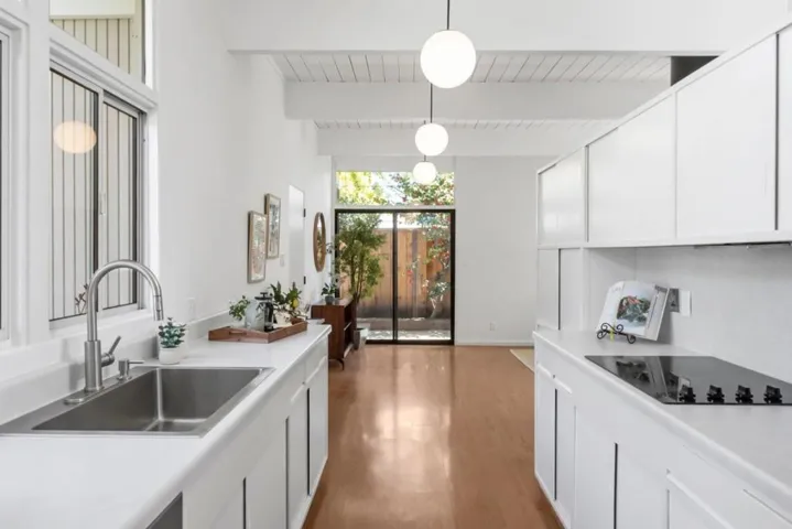 2004 Edgewood Drive, Palo Alto, California 94303