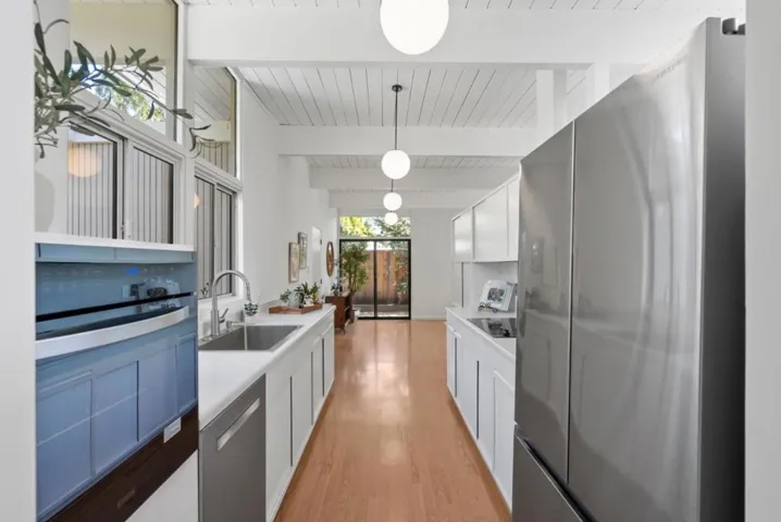 2004 Edgewood Drive, Palo Alto, California 94303
