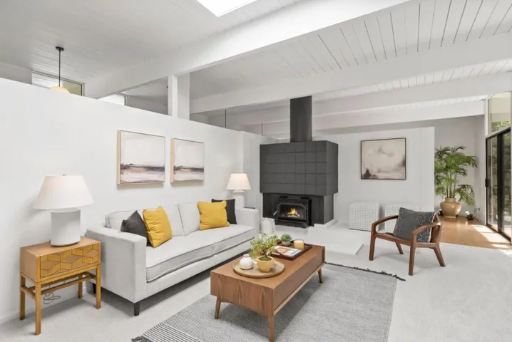 2004 Edgewood Drive, Palo Alto, California 94303