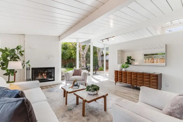 2040 Louis Road, Palo Alto, California 94303