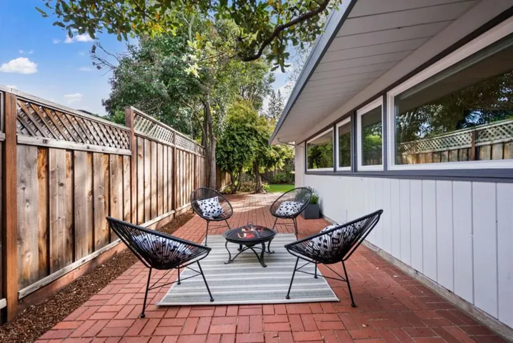 2040 Louis Road, Palo Alto, California 94303
