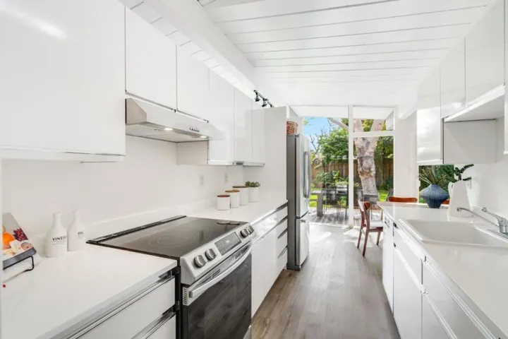 2040 Louis Road, Palo Alto, California 94303