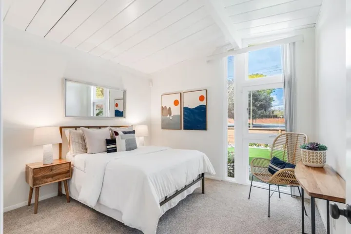 2040 Louis Road, Palo Alto, California 94303