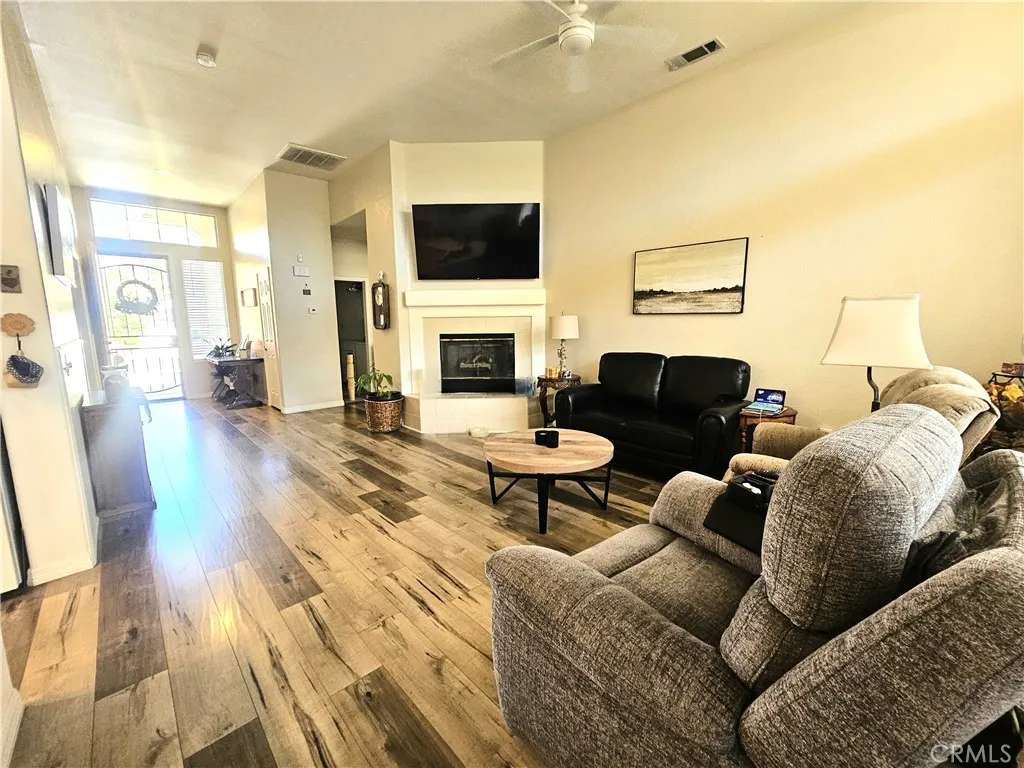 28929 Raintree Drive, Menifee, California 92584 home-pic-3