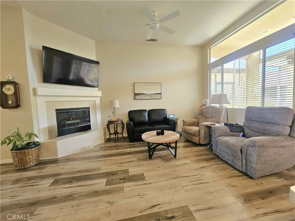 28929 Raintree Drive, Menifee, California 92584 home-pic-4