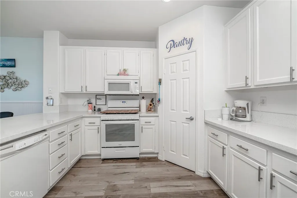 28929 Raintree Drive, Menifee, California 92584 home-pic-9