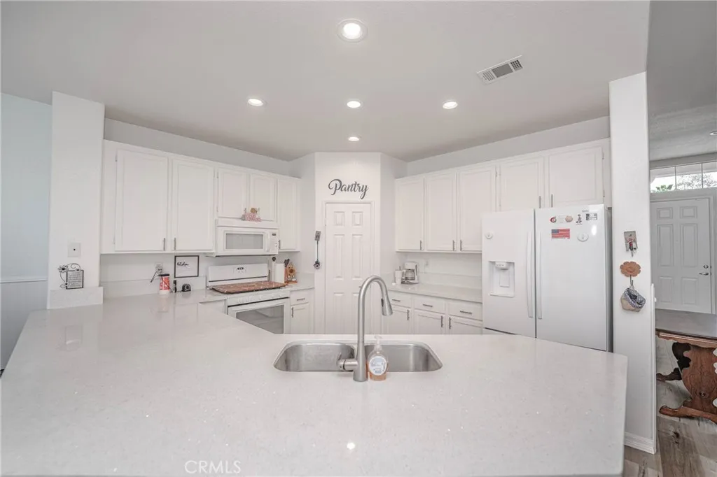 28929 Raintree Drive, Menifee, California 92584 home-pic-8