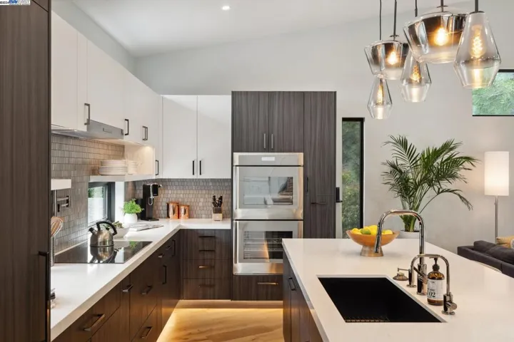 4804 Mcdonell Avenue, Oakland, California 94619