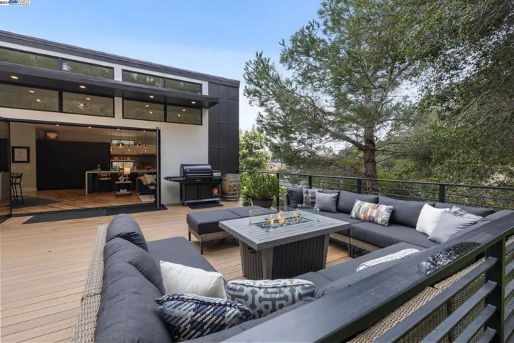 4804 Mcdonell Avenue, Oakland, California 94619