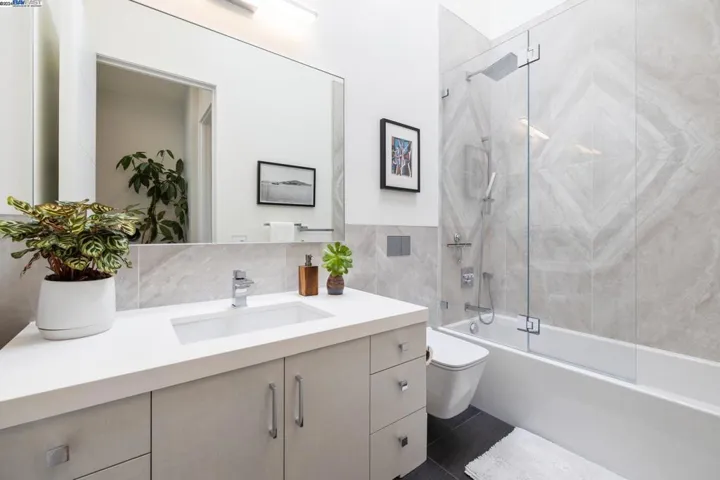 4804 Mcdonell Avenue, Oakland, California 94619