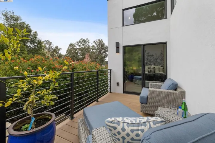 4804 Mcdonell Avenue, Oakland, California 94619