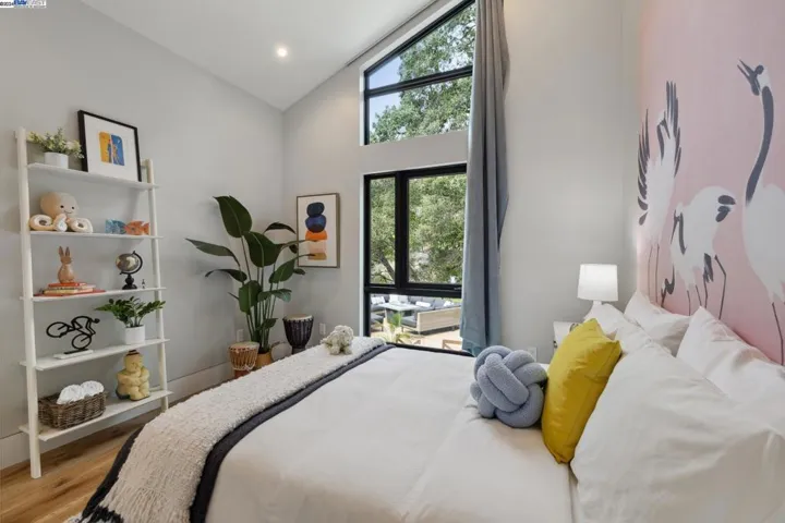4804 Mcdonell Avenue, Oakland, California 94619