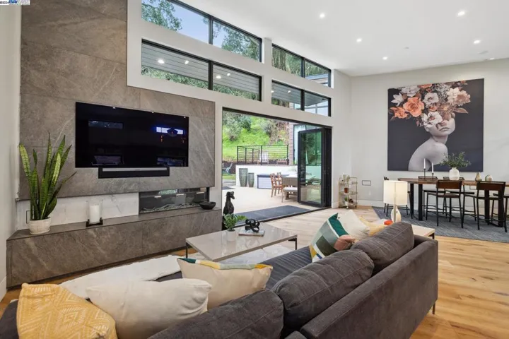 4804 Mcdonell Avenue, Oakland, California 94619