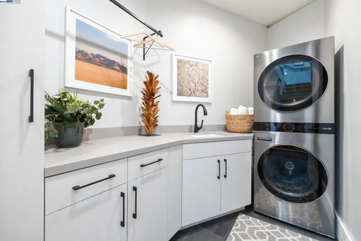 4804 Mcdonell Avenue, Oakland, California 94619