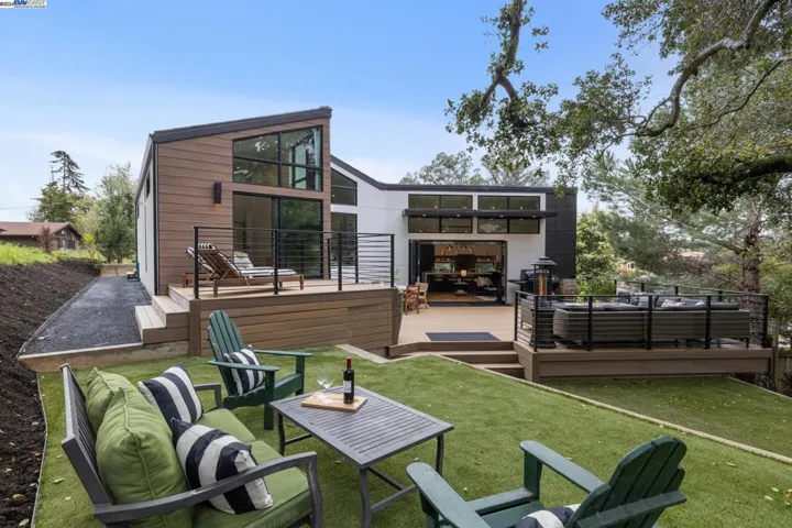 4804 Mcdonell Avenue, Oakland, California 94619