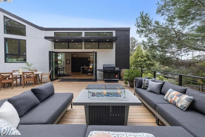 4804 Mcdonell Avenue, Oakland, California 94619