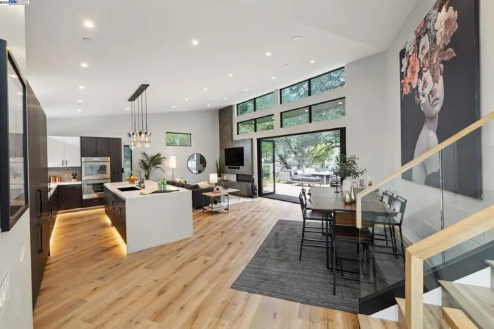 4804 Mcdonell Avenue, Oakland, California 94619