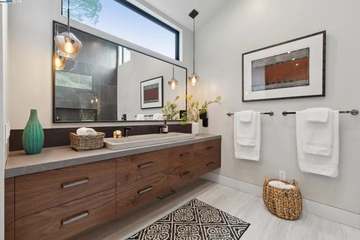 4804 Mcdonell Avenue, Oakland, California 94619