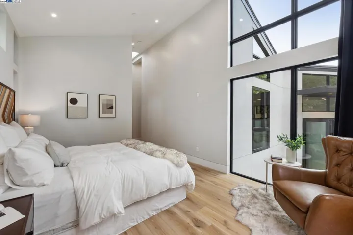 4804 Mcdonell Avenue, Oakland, California 94619
