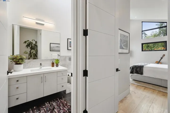 4804 Mcdonell Avenue, Oakland, California 94619