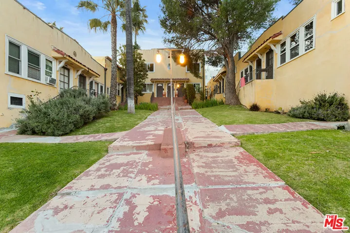 811 Kodak Drive, Los Angeles, California 90026