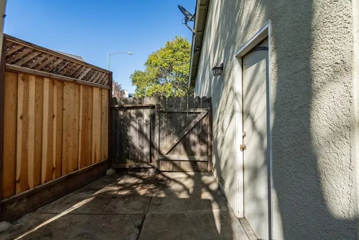 1050 Hirasaki Court, Gilroy, California 95020