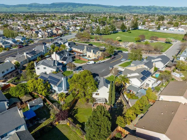 1050 Hirasaki Court, Gilroy, California 95020