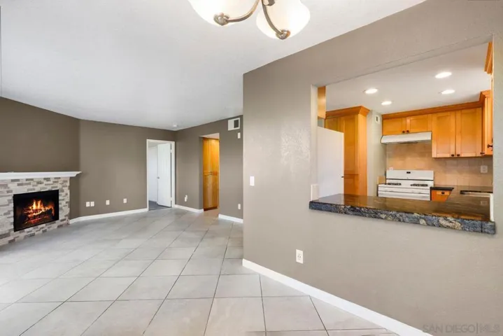 5064 Via Manos Unit A, Oceanside, California 92057