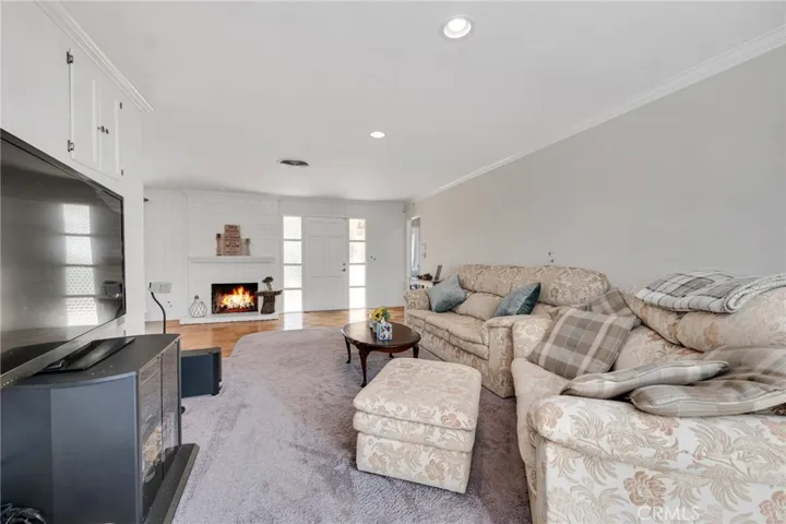 22249 Runnymede Street, Canoga Park, California 91303