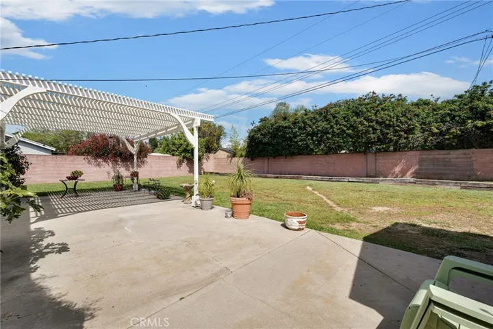 22249 Runnymede Street, Canoga Park, California 91303