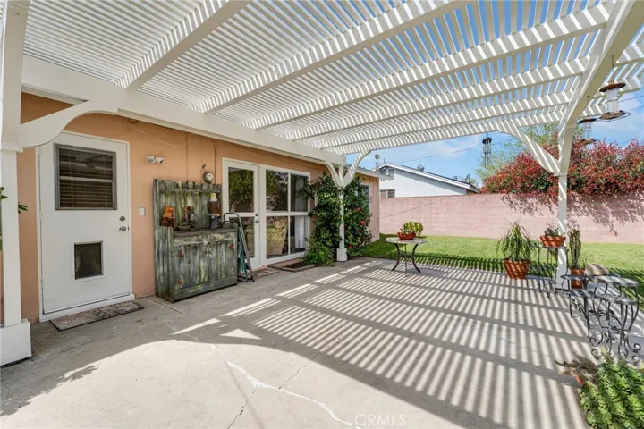 22249 Runnymede Street, Canoga Park, California 91303