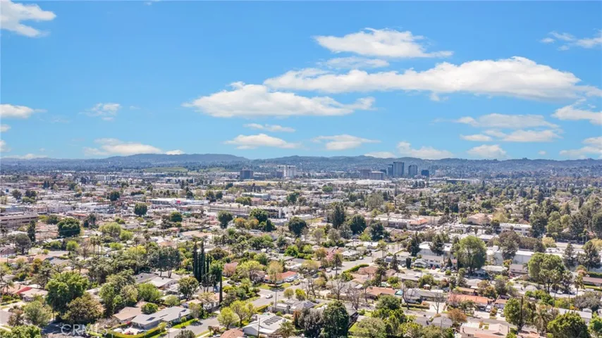 22249 Runnymede Street, Canoga Park, California 91303