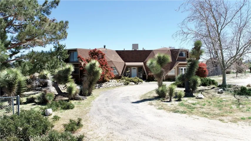 9921 Monte Vista Road, Phelan, California 92371