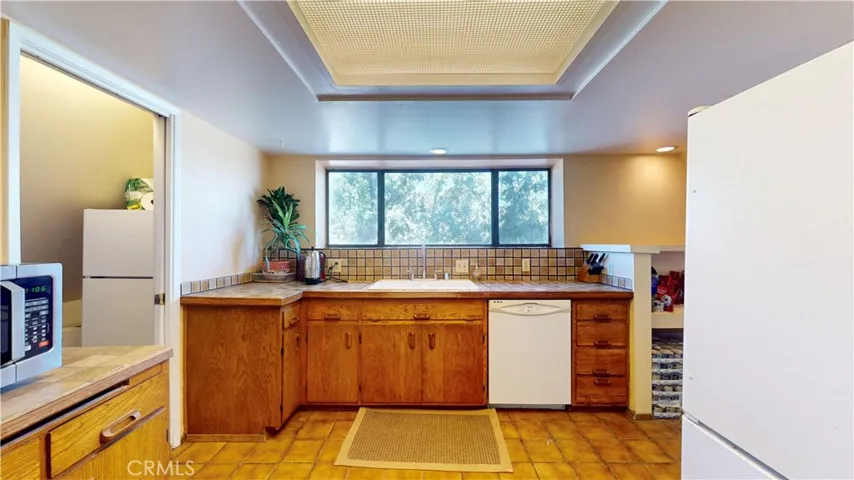 9921 Monte Vista Road, Phelan, California 92371