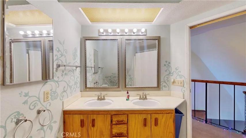 9921 Monte Vista Road, Phelan, California 92371