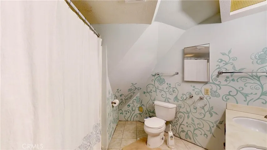 9921 Monte Vista Road, Phelan, California 92371