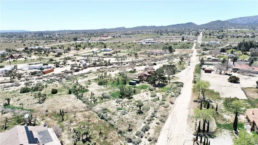 9921 Monte Vista Road, Phelan, California 92371