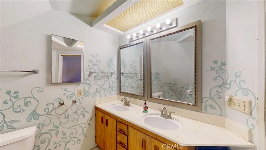 9921 Monte Vista Road, Phelan, California 92371