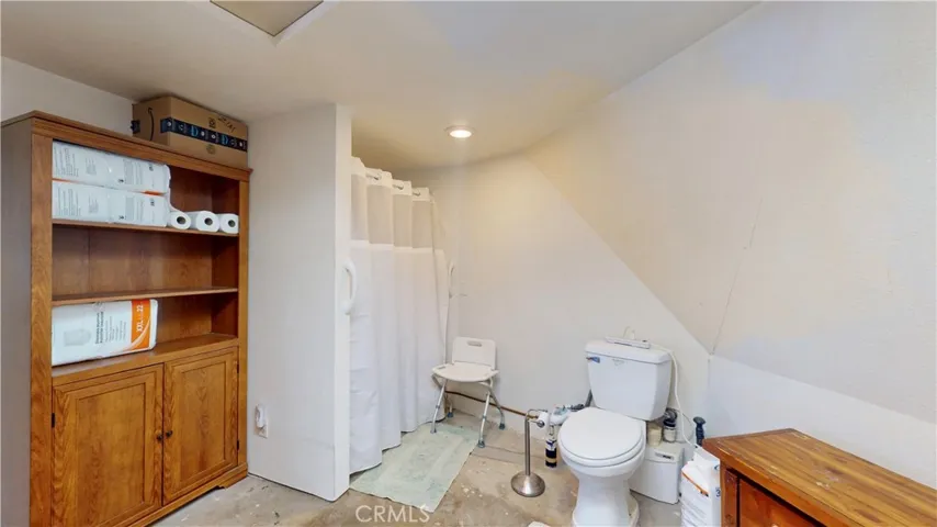 9921 Monte Vista Road, Phelan, California 92371
