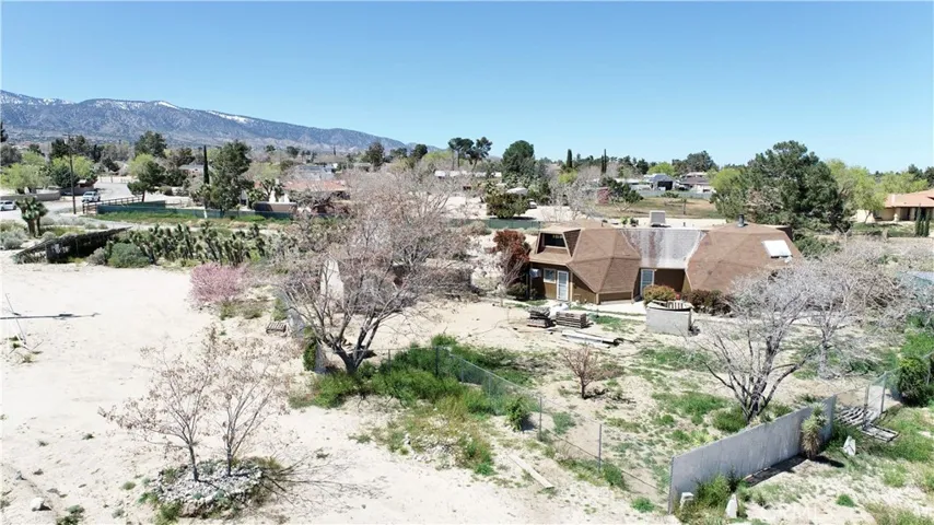 9921 Monte Vista Road, Phelan, California 92371