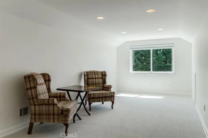 Den or 5th Bedroom