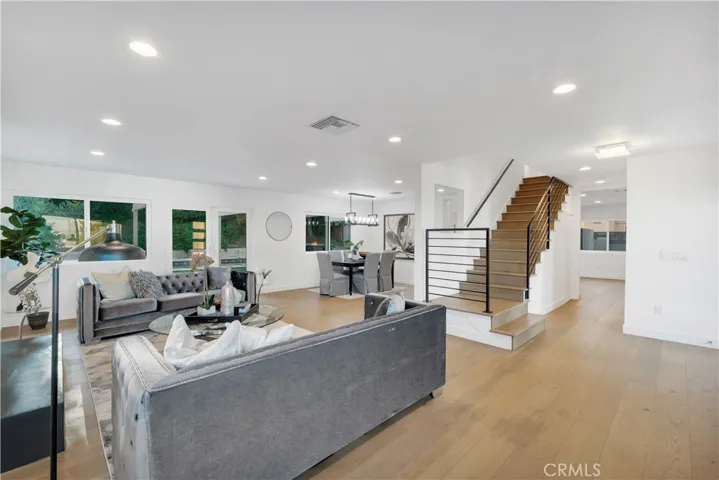 6019 Maury Avenue, Woodland Hills, California 91367