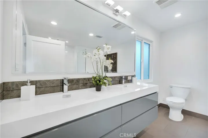 6019 Maury Avenue, Woodland Hills, California 91367