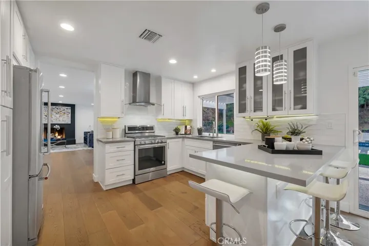 6019 Maury Avenue, Woodland Hills, California 91367