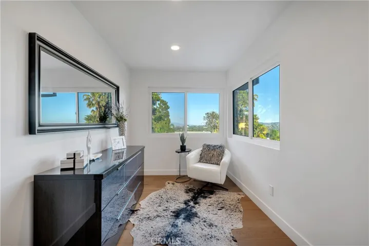 6019 Maury Avenue, Woodland Hills, California 91367