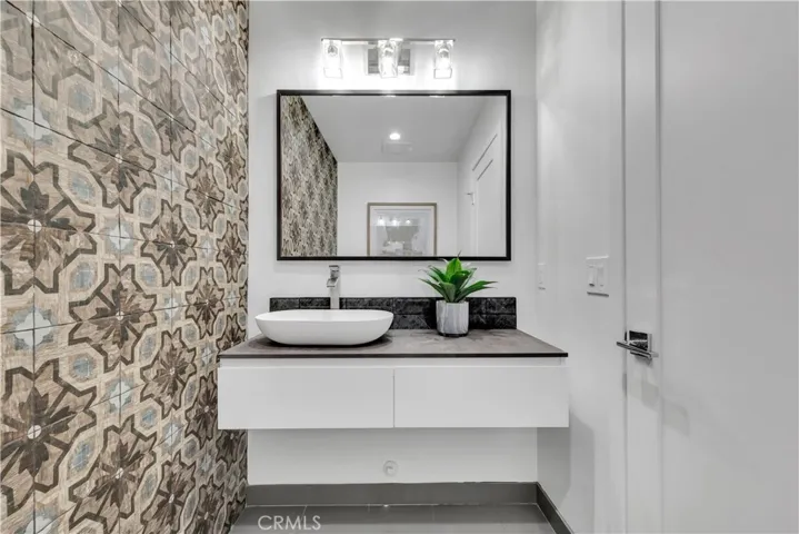 6019 Maury Avenue, Woodland Hills, California 91367