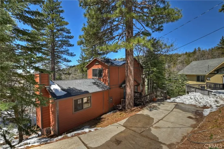 2740 Preston Drive, Running Springs, California 92382